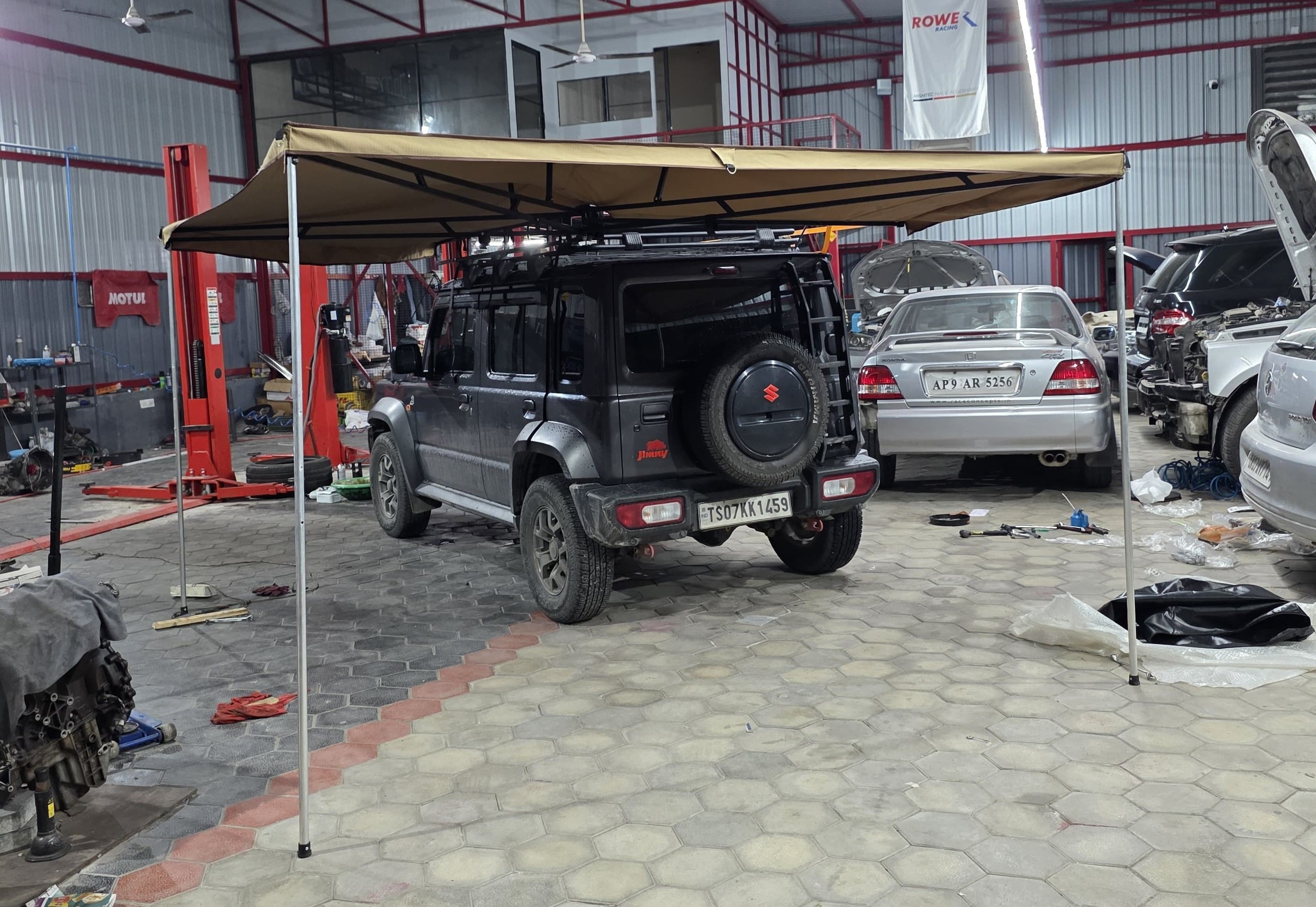 Grizzly Freestanding 270° Awning with LED Lights