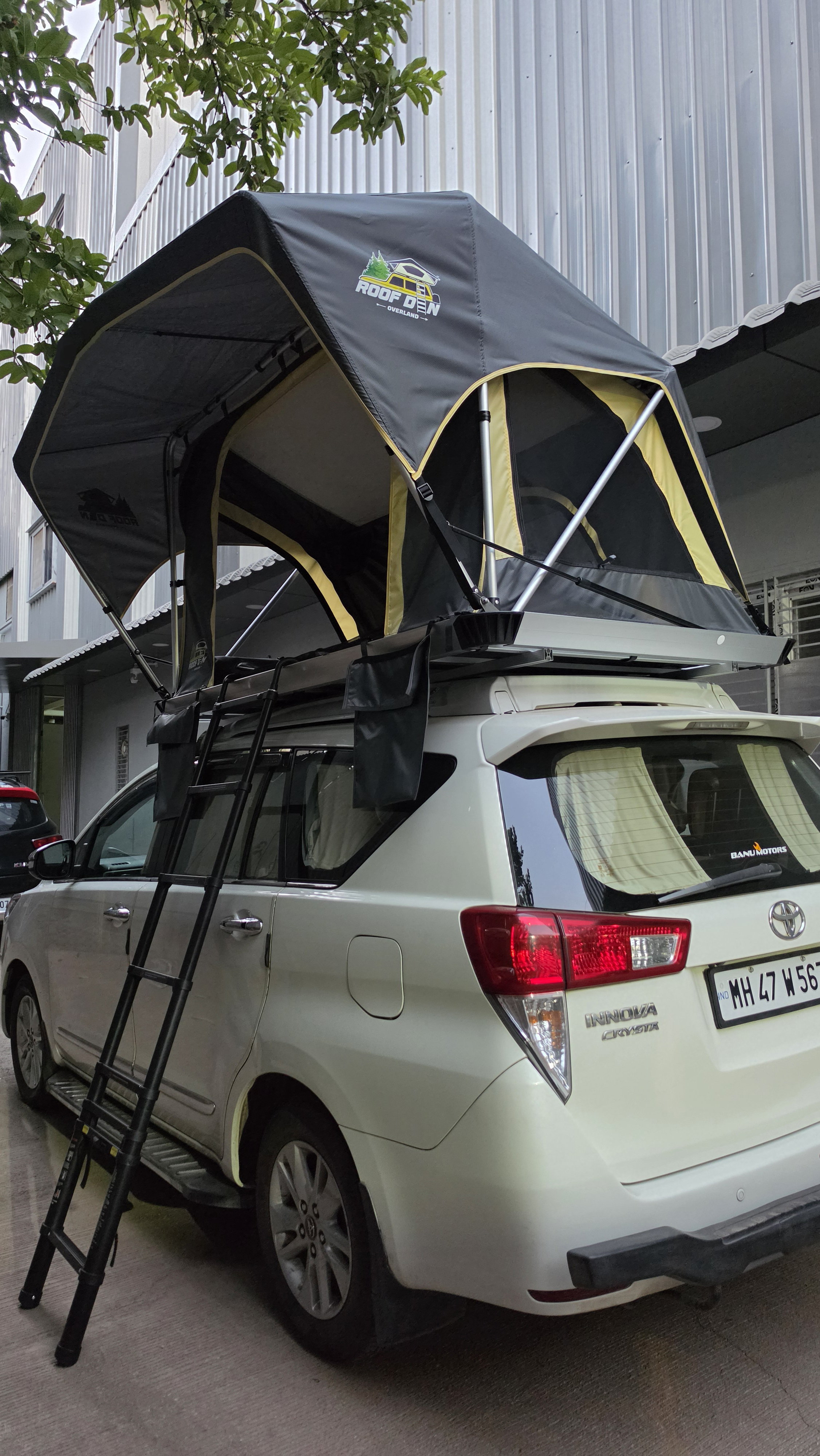 RoofDen Werewolf32 Ultralight Roof Top Tent – 2 Person